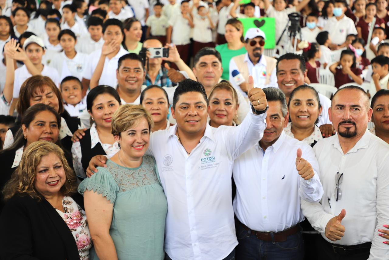 LA HUASTECA AGRADECE A RICARDO GALLARDO POR APOYO A LA EDUCACIÓN