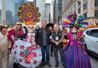 XANTOLO PRESENTE EN DESFILE ARTS IN THE DARK EN CHICAGO