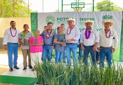 EJECUTIVO ESTATAL LLEVA APOYO A PRODUCTORES CAFETALEROS DE SLP